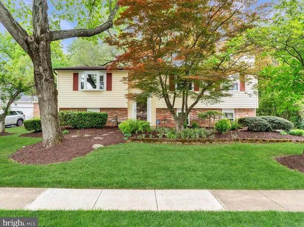 1105 Clarke St, Herndon, VA 20170