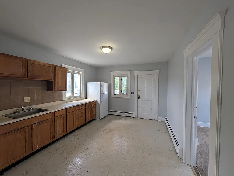 21-23 Bloomfield Ave — Photo 9