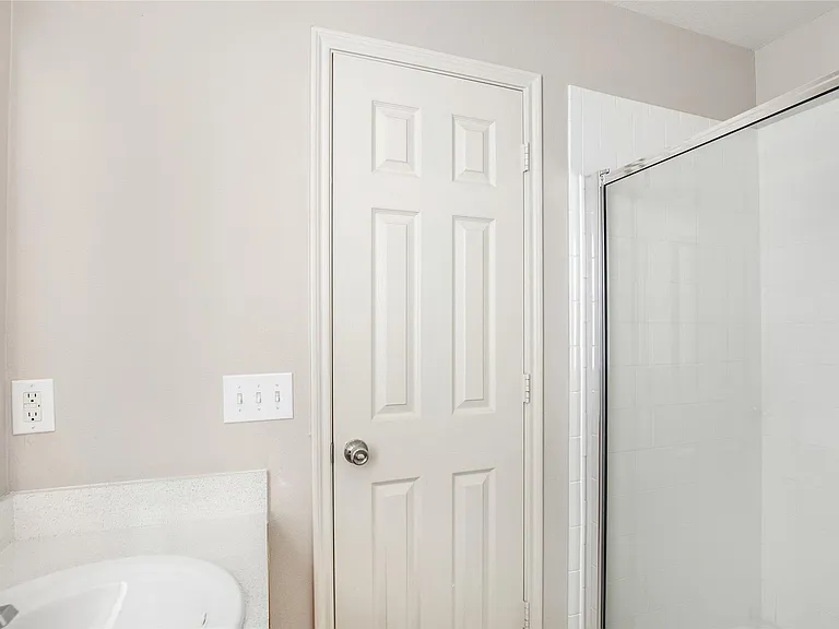 2822 Foster Hill Dr — Photo 9