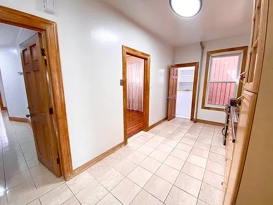 Rented by Amorelli Realty | media 8