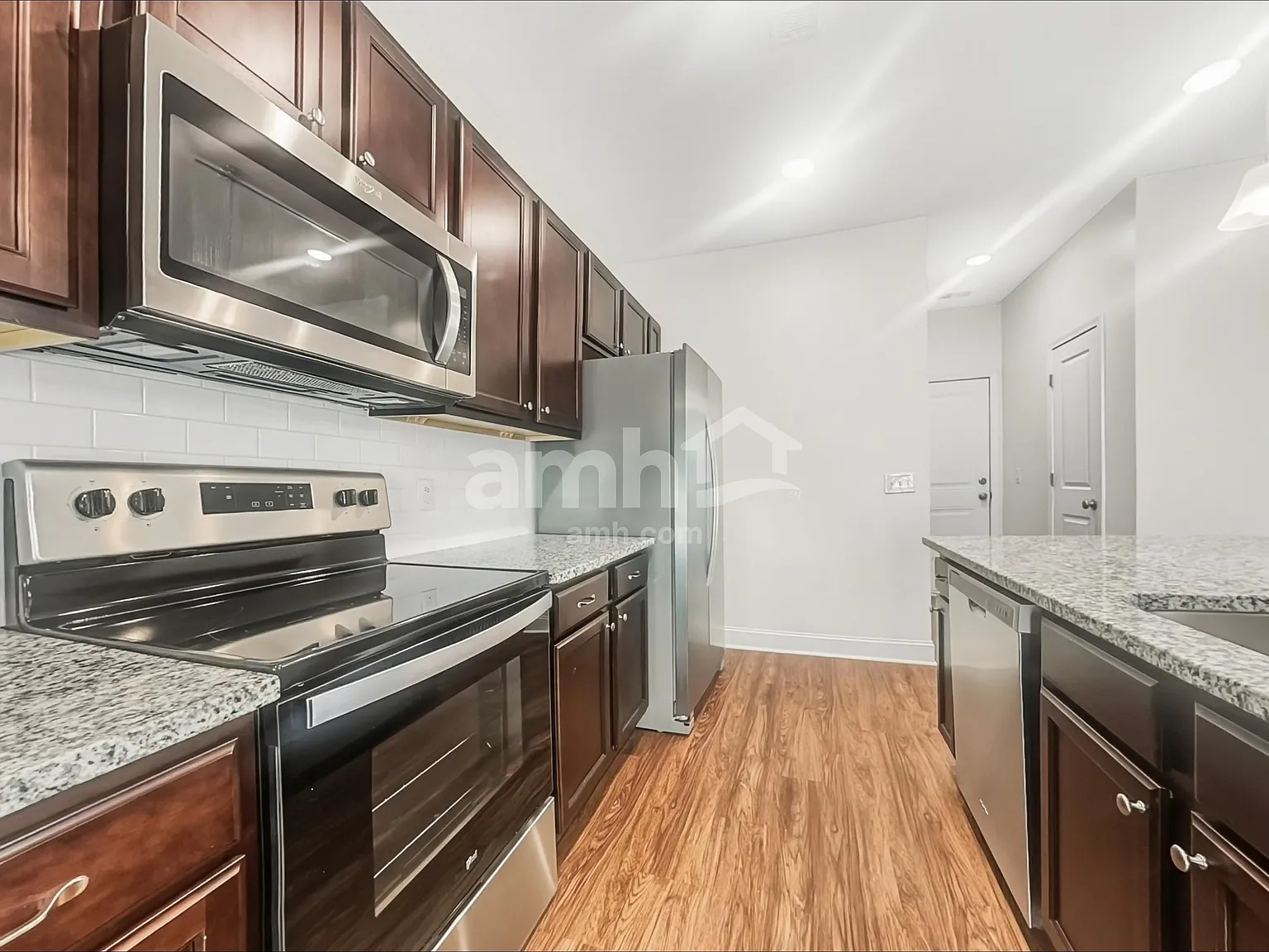 4 bed, 2.5 bath, 1888 sqft, $3,245 — Photo 4