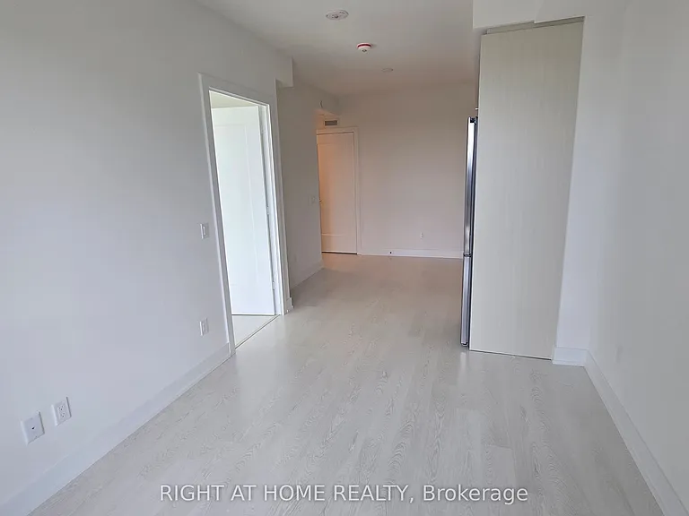 60 Central Park Dr #1007 — Photo 44