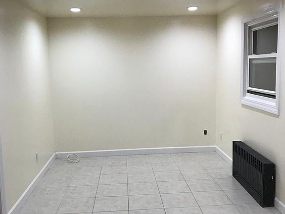 3rd image of 256 Suffolk Ave #B