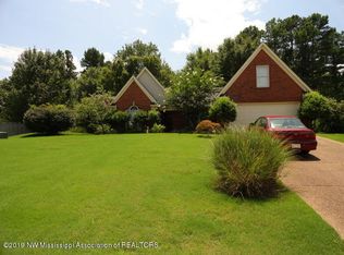 10215 Victor Dr, Olive Branch, MS 38654