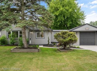 38479 Albert Blvd, Clinton Township, MI 48036