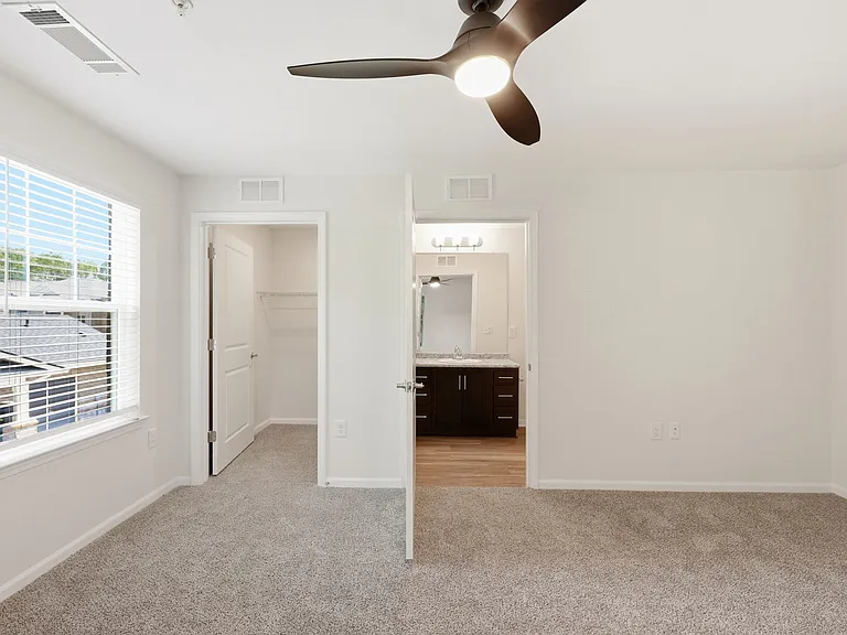 Oak Terrace — Photo 27