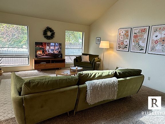 3rd image of 2921 Grizzly Dr
