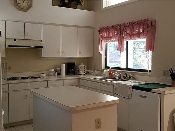 3rd image of 8671 Nicolewood Ct