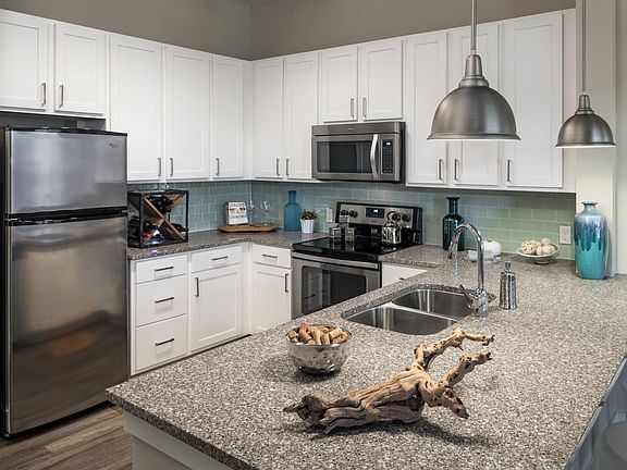 4th image of 711 Beach Blvd #2-2107
