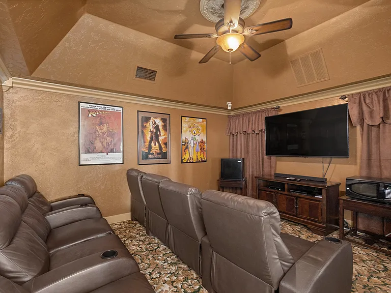 Scottsmen Apartments — Photo 9
