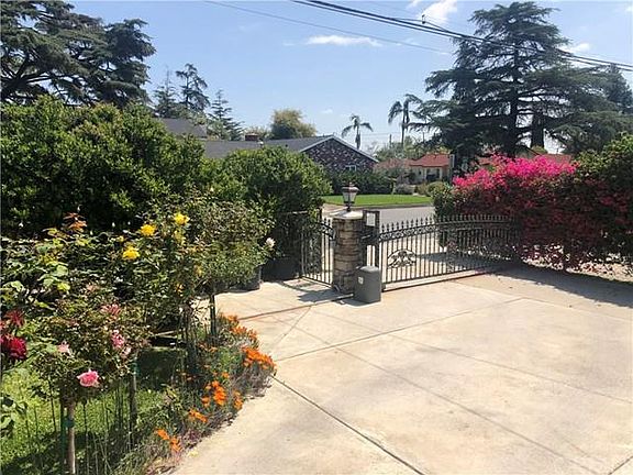 3rd image of 6427 Golden West Ave