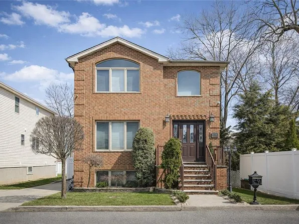93 Sprague Ave, Staten Island, NY 10307
