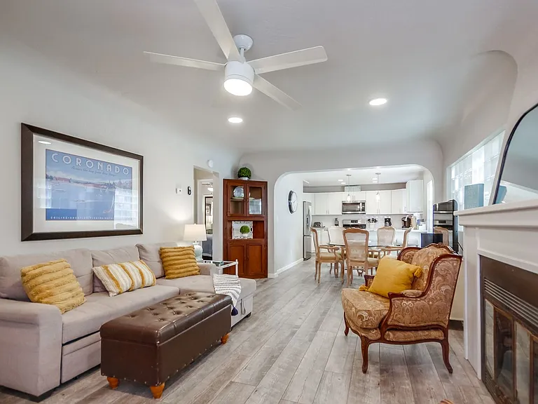 824 Island Ct #1 — Photo 13