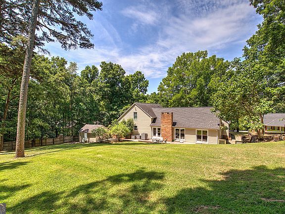 2nd image of 224 Shadowood Dr SE