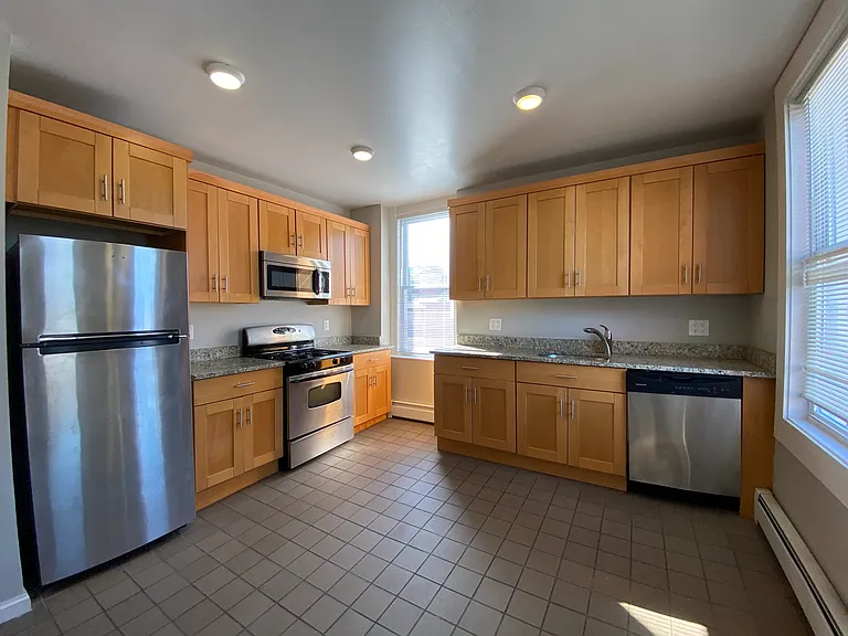533 Chapel St #5A — Photo 2