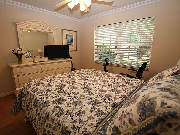 4th image of 5097 Glenville Dr