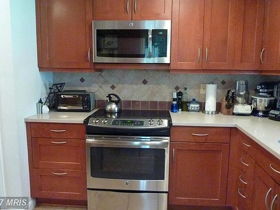 2nd image of 2706 John Marshall Dr