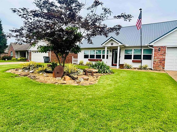 2nd image of 2409 Normandy Ln