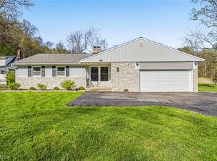 2360 Trailard Dr, Willoughby Hills, OH 44094