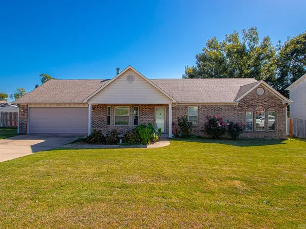 13805 Carrington Place Dr, Alexander, AR 72002