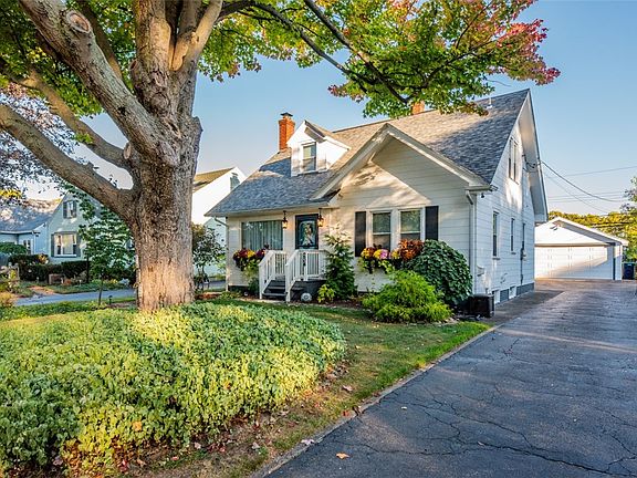 3rd image of 234 Pemberton Rd