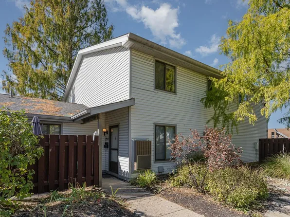 1058 E Crescentville Rd, Cincinnati, OH 45246