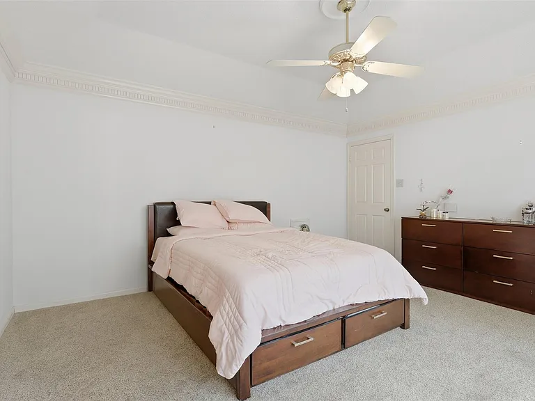 321 Champions Colony St #III — Photo 10