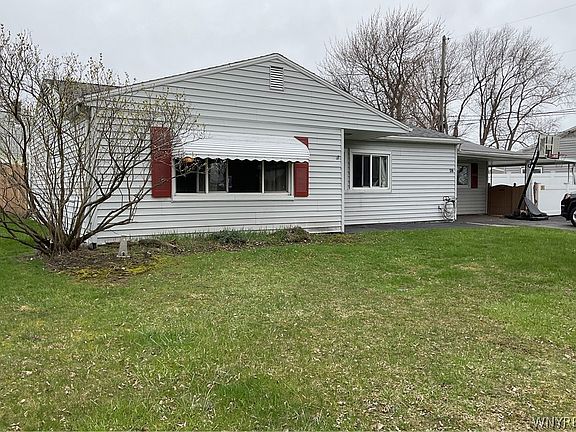2nd image of 28 Nicholas Dr N