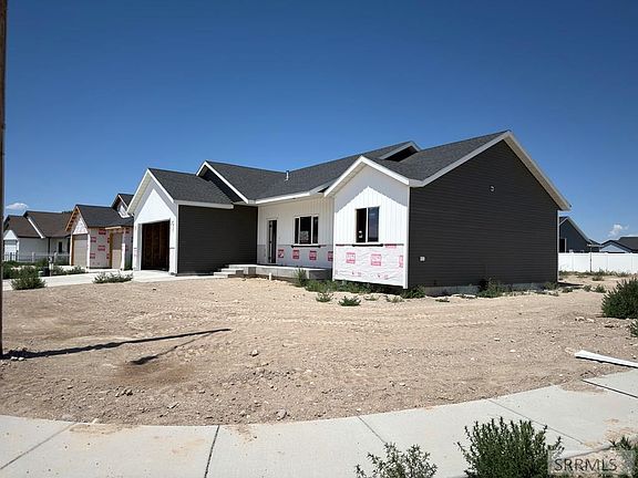2nd image of 1160 Alpine Ave
