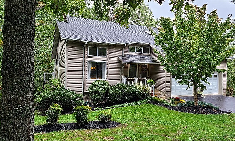1st image of 3200 Gordon Dr
