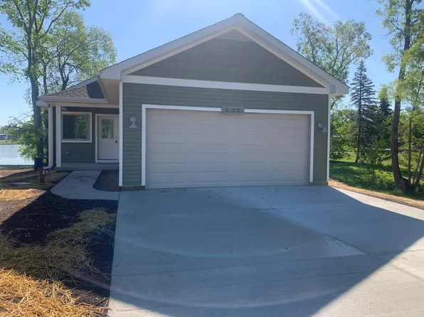 237 Lakeview Ct #4, Beaverton, MI 48612