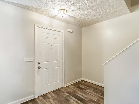 5th image of 5559 Strathmoor Manor Cir