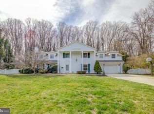 2054 Carrhill Rd, Vienna, VA 22181