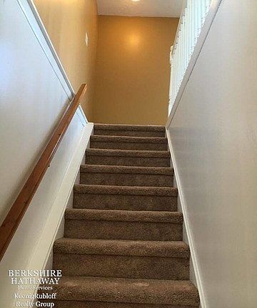 2nd image of 512 Deerfield Ct #512