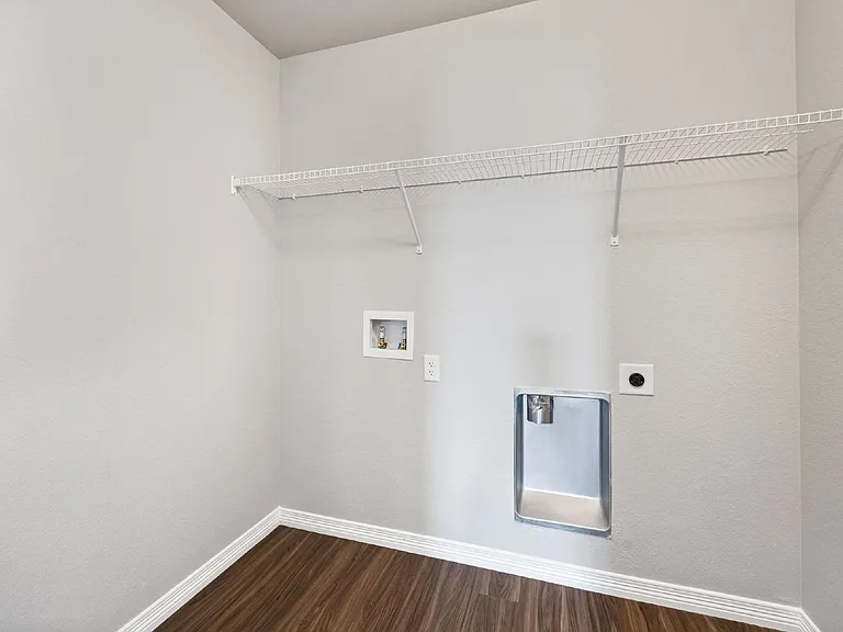 5694 Olathe Ave — Photo 14