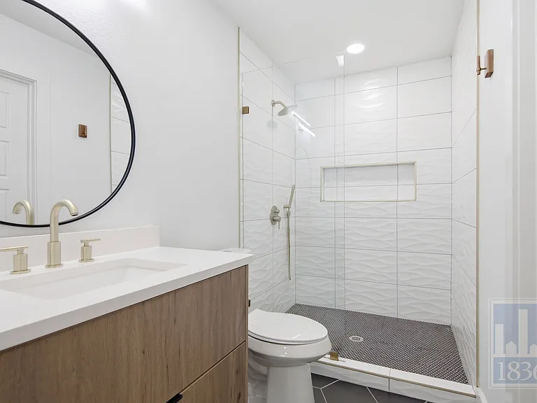 3610 Alexandria Dr — Photo 12