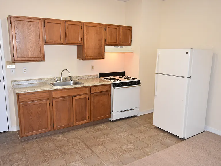 Fallview Apartments — Photo 2