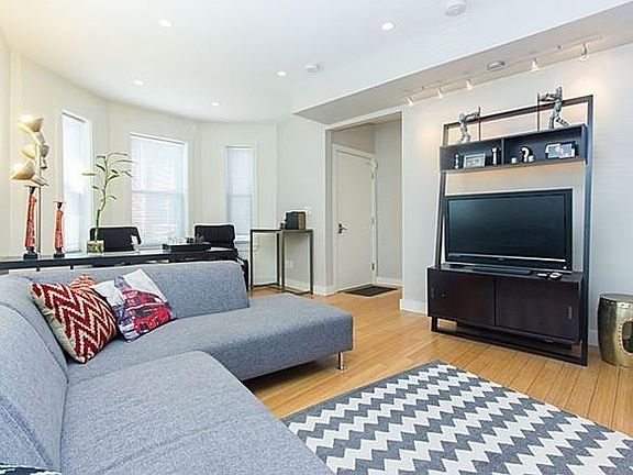3rd image of 48 Norfolk St #1