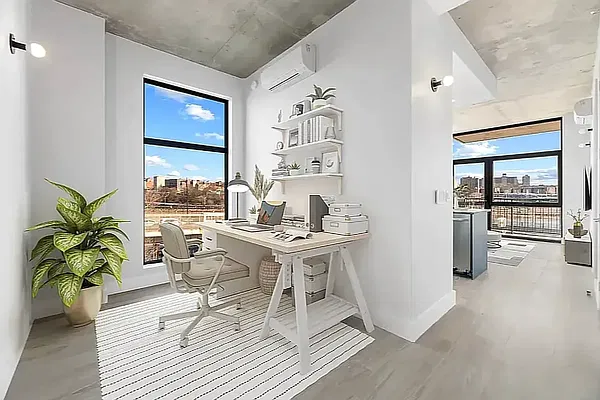Office, photo 1