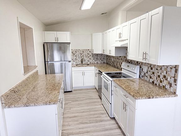 2nd image of 752 Orchid Drive