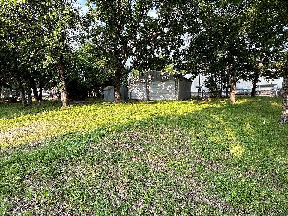 1st image of 98 Fir Ave