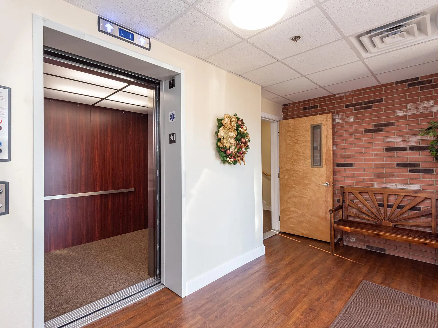 2 bed, 850 sqft, $2,300 — Photo 4