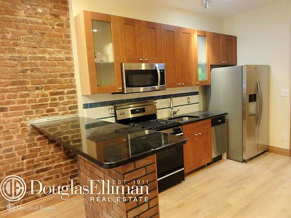 3rd image of 7838 Metropolitan Ave #2