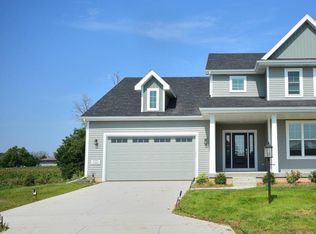 W201N5567 Magnolia Ln, Menomonee Falls, WI 53051