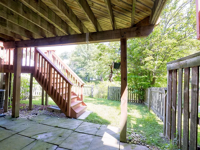 16 Casino Ct — Photo 37