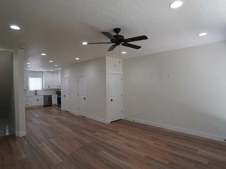 1575 S 150 W — Photo 7