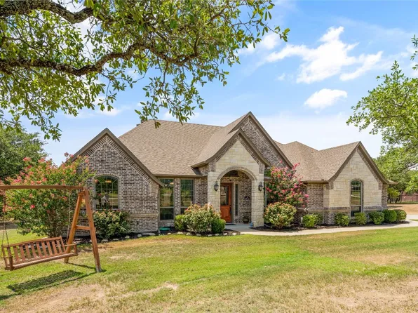 230 Maral Ln, Azle, TX 76020