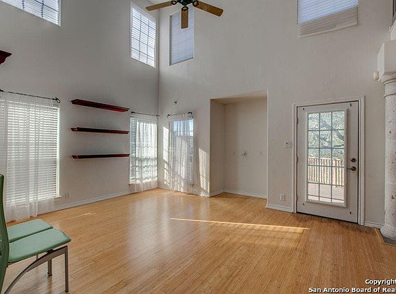 5th image of 7442 Moss Brook Dr