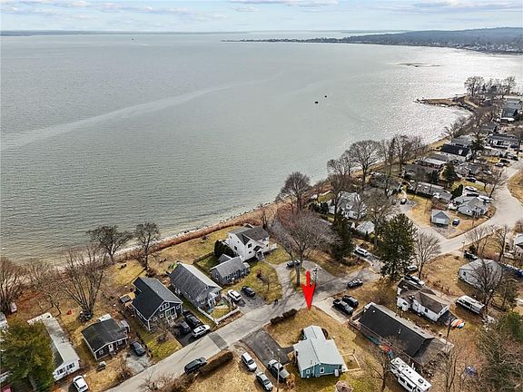 5th image of 180 Namquid Dr