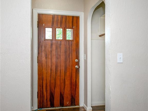 3rd image of 445 Howard Ave